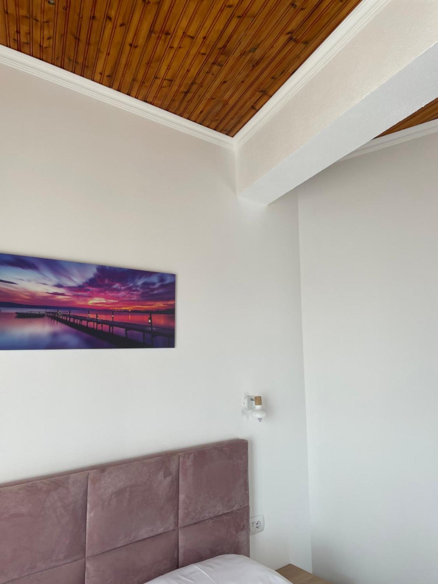 Enma Rooms Kruje Bagian luar foto