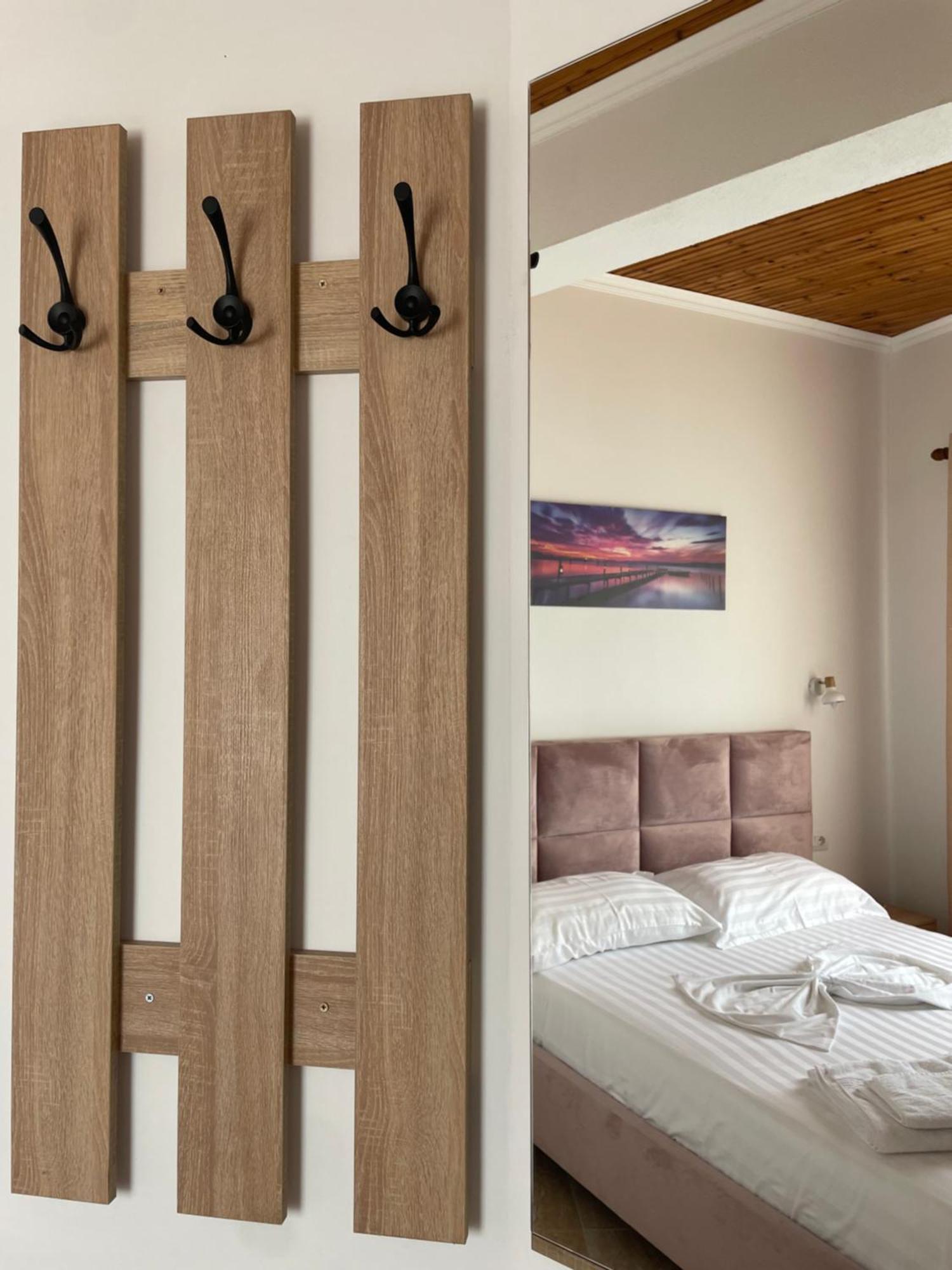 Enma Rooms Kruje Bagian luar foto