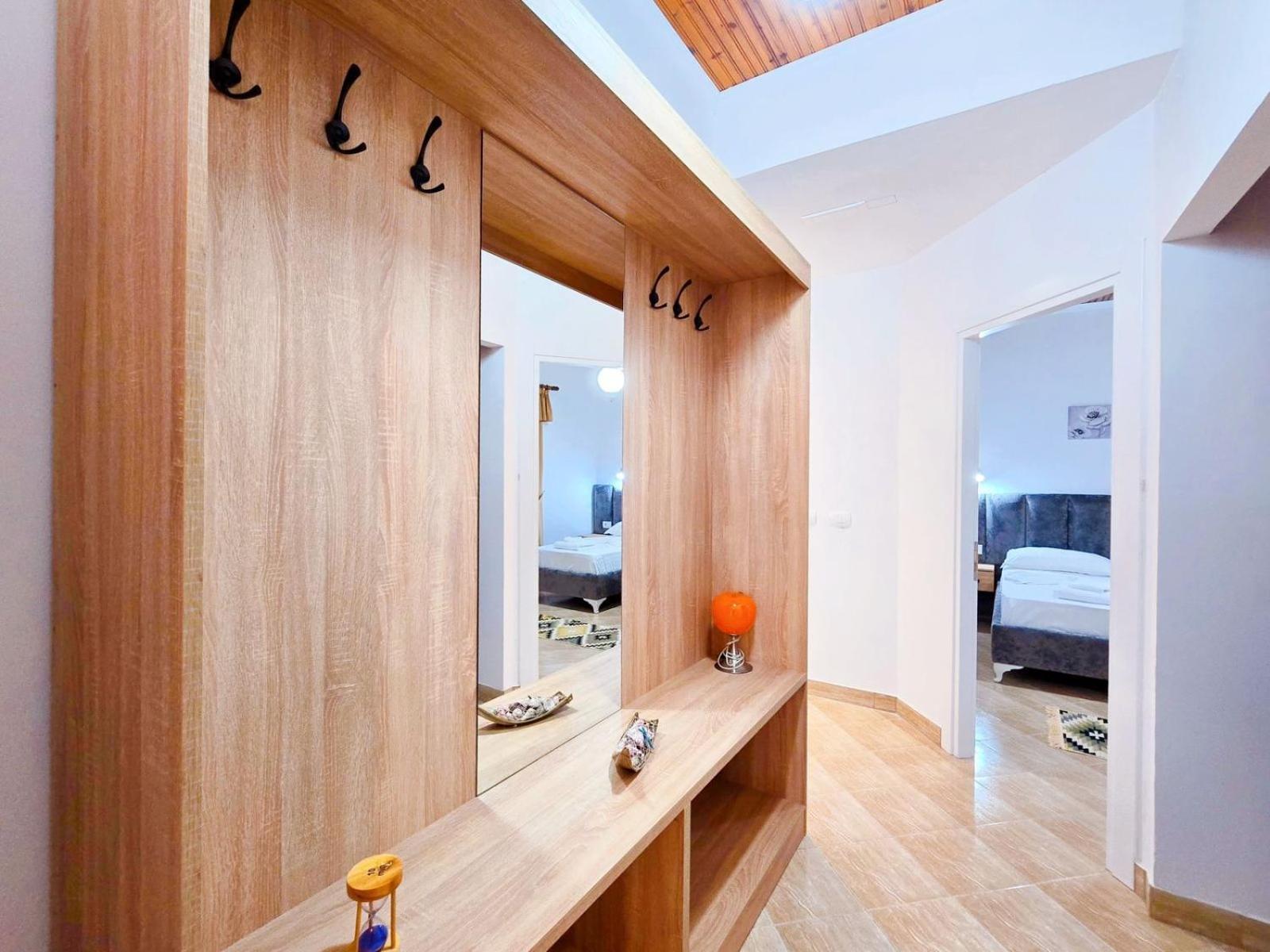 Enma Rooms Kruje Bagian luar foto