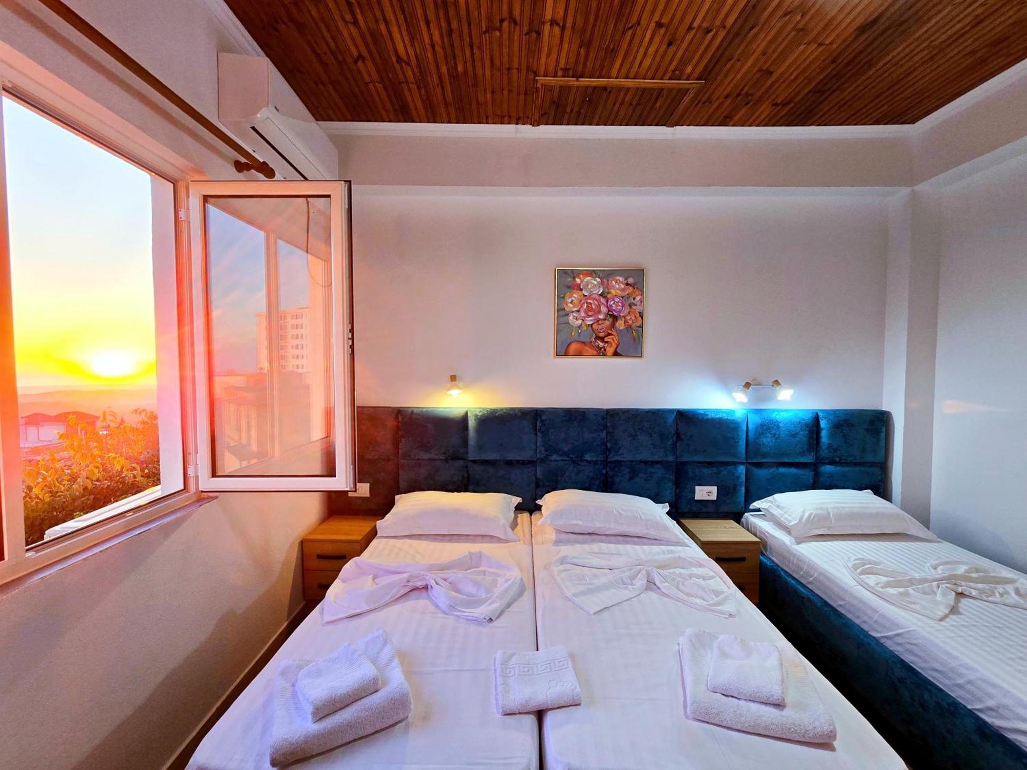 Enma Rooms Kruje Bagian luar foto