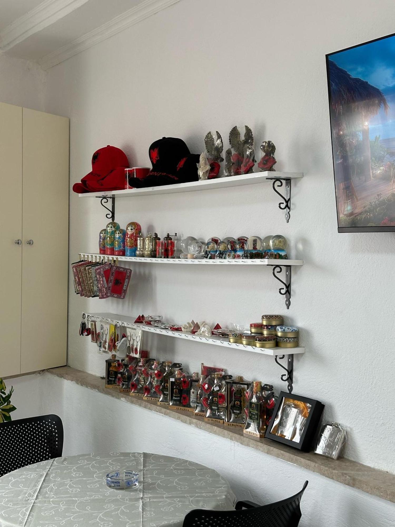 Enma Rooms Kruje Bagian luar foto
